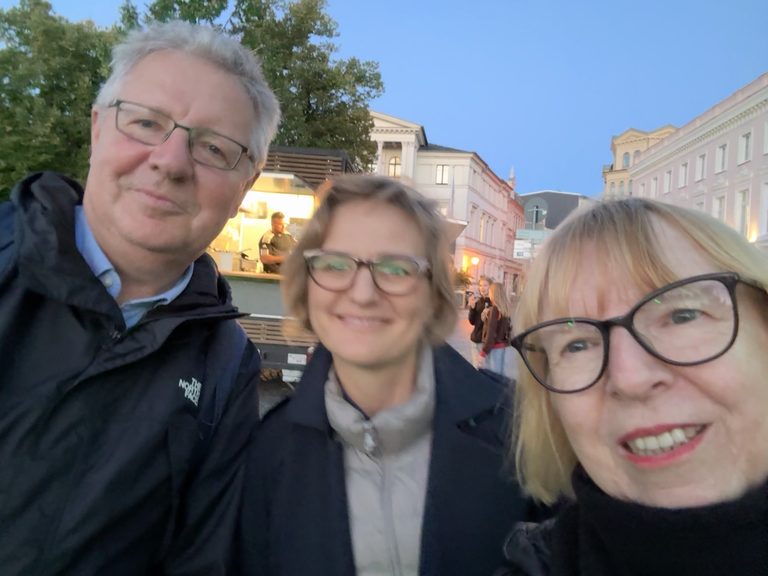 Herzlichen Glückwunsch nach Mecklenburg-Vorpommern und Berlin!